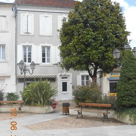 Place De La Mairie A *